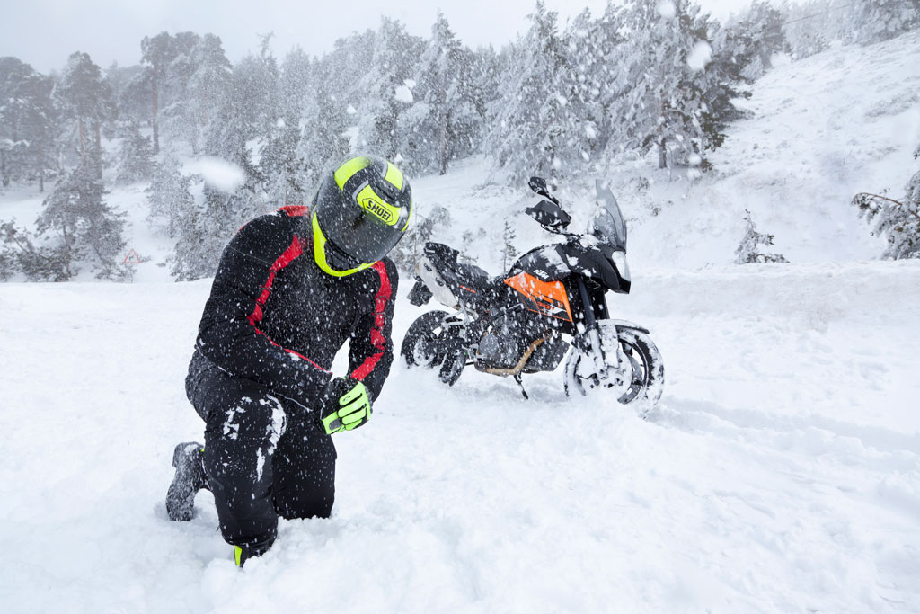 moto en invierno