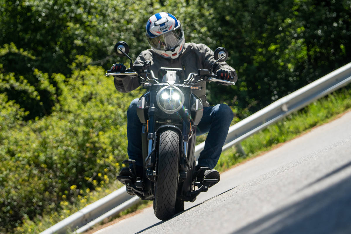 moto en carretera 