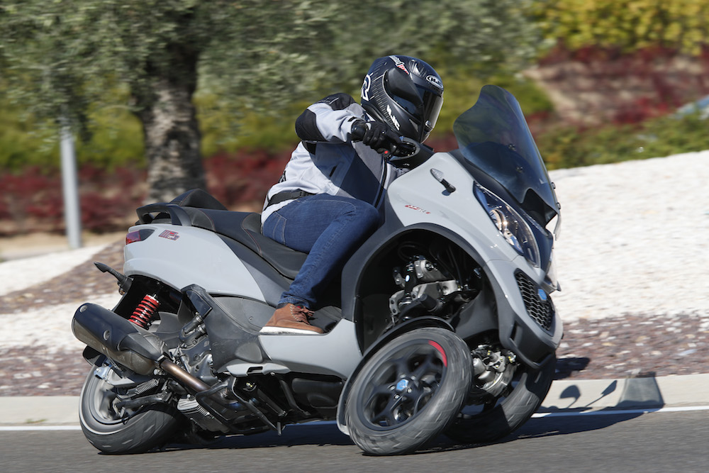 moto en rotonda